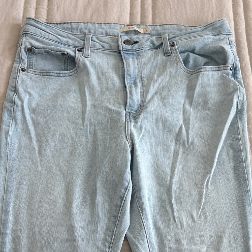 Levi's Women's Flare Jeans in Light Blue